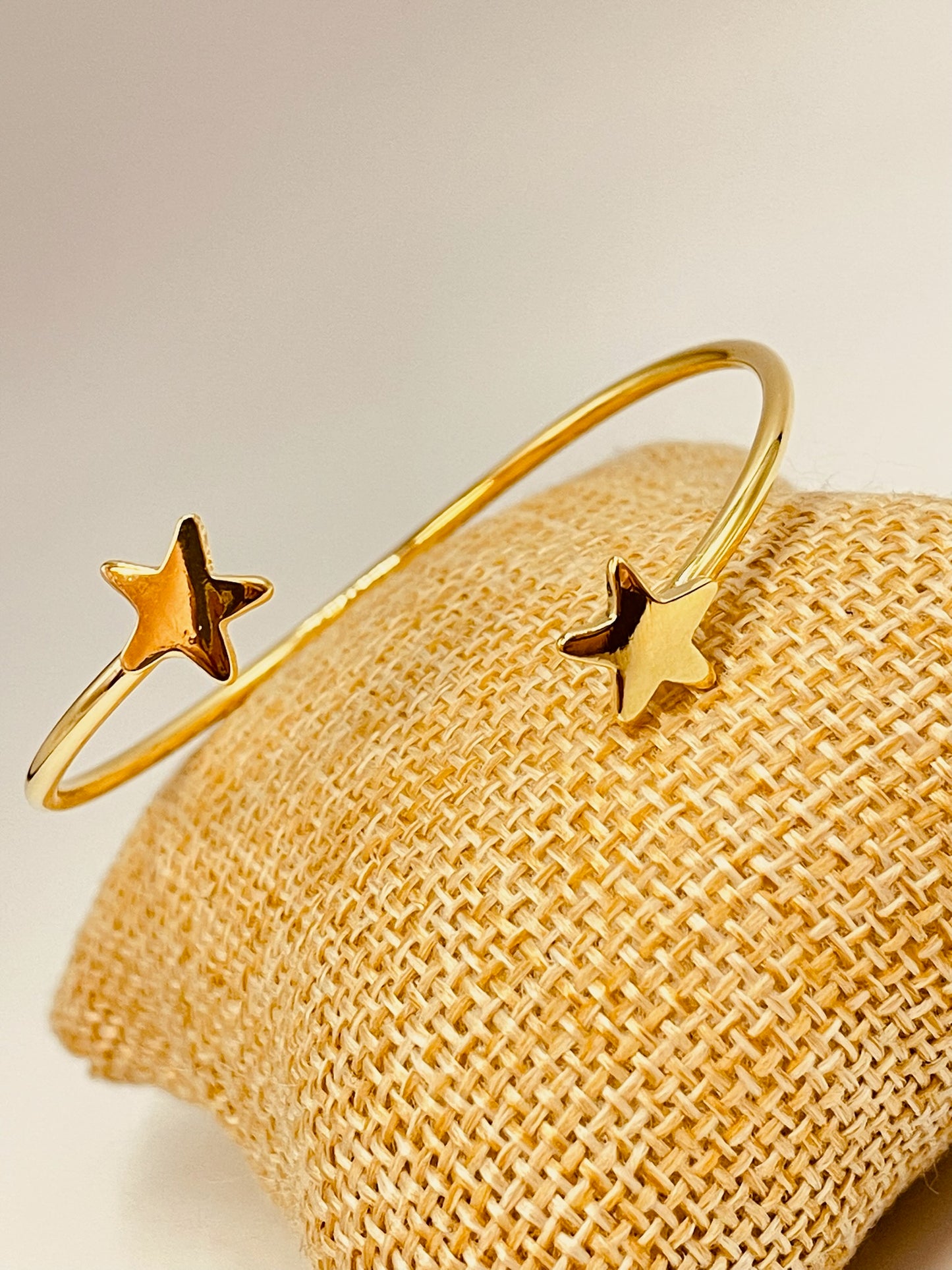 ZO1008 Esclava Doble Estrella Baño Oro