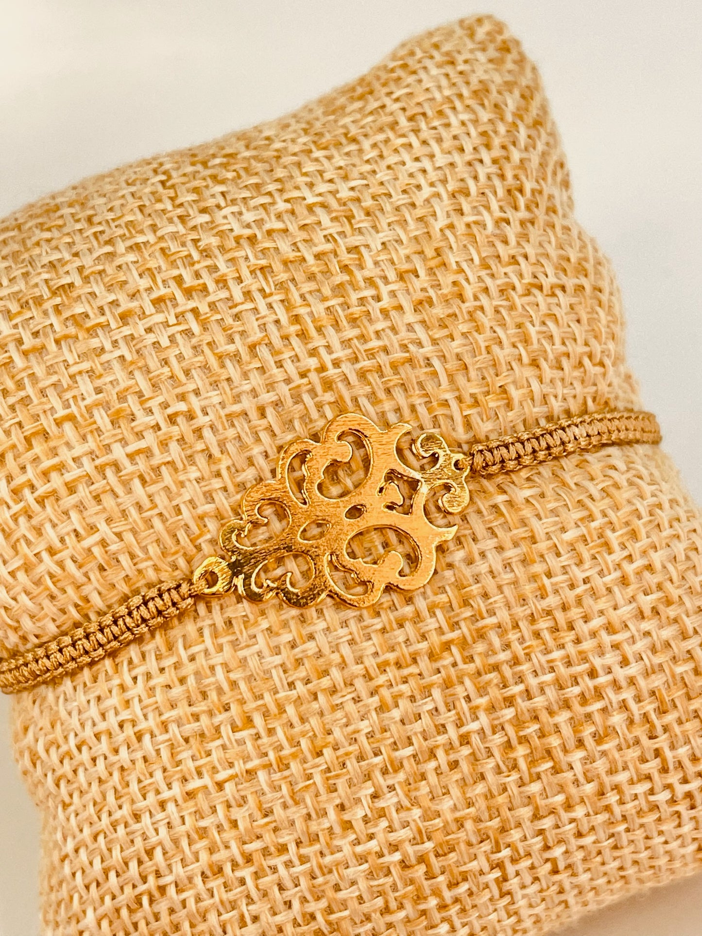ZO3016 Pulsera Macramé Colores Diferentes Conectores Baño Oro
