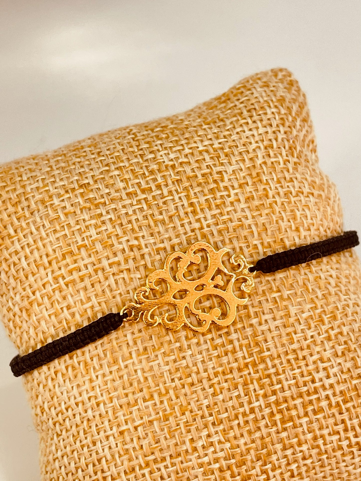 ZO3016 Pulsera Macramé Colores Diferentes Conectores Baño Oro