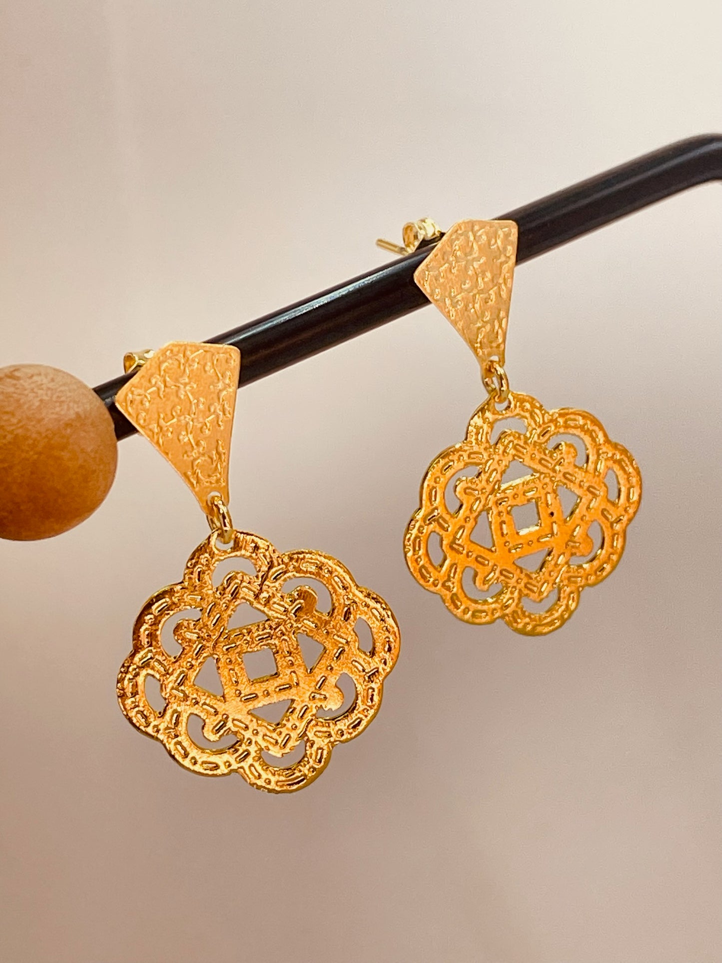 ZO2546 Aro Mándala Flor 20 mm Baño Oro