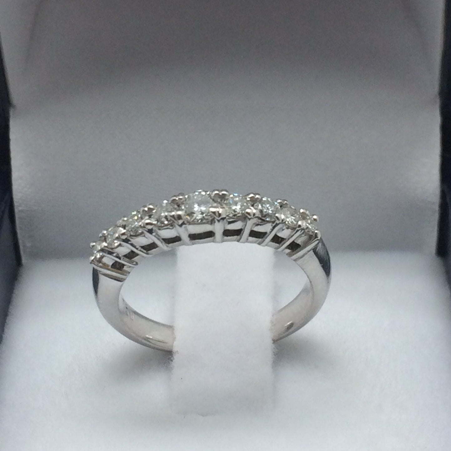 ZAJ4 Anillo de Compromiso Oro Blanco Diamantes Engaste en Grifas